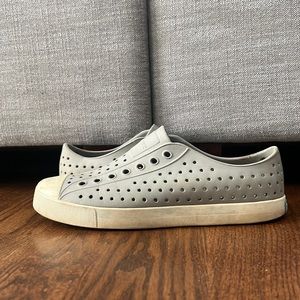 Jefferson Woman's Outdoor Native Shoes Size 9